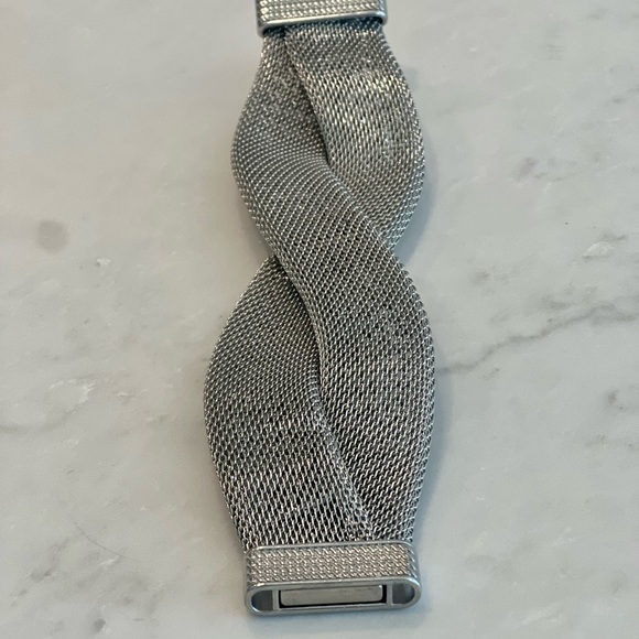 Silver Mesh Bracelet with Magnetic Close - Picture 4 of 4